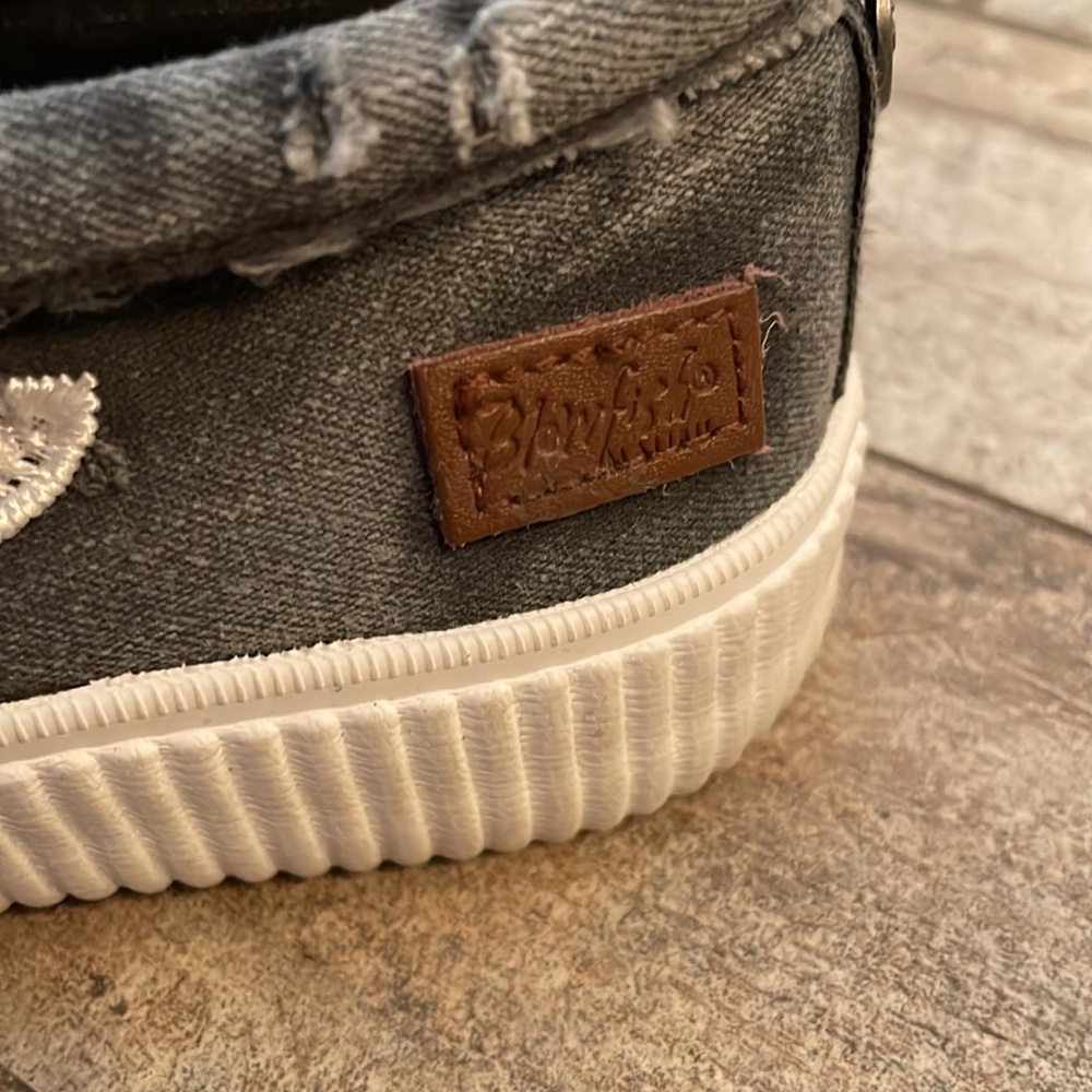 Blowfish Slides Size 6 Maybe Worn Once - image 3